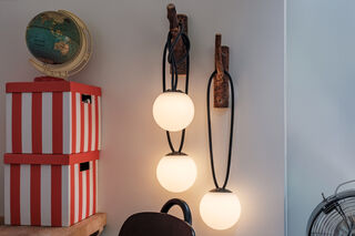 3 Bolleke Mini la Surprise hangen on a wall