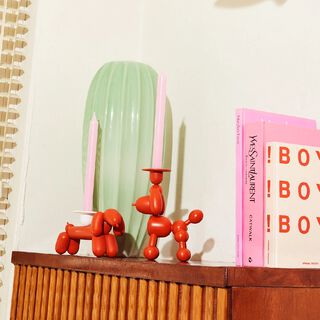 red Can-Dog of dressoir